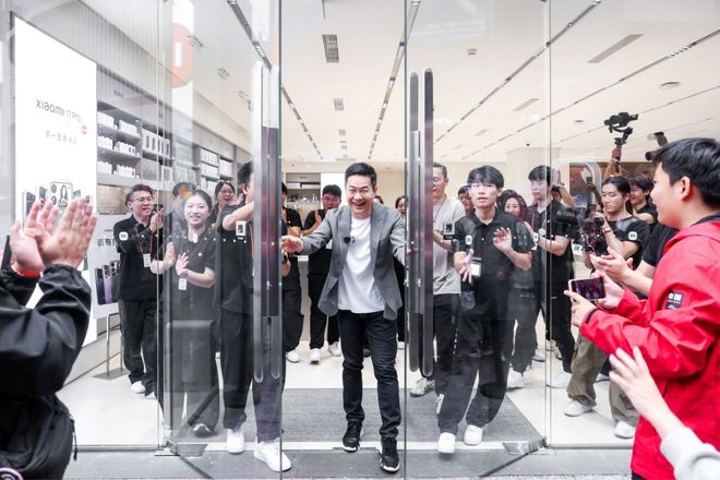 研发机器人项目；国内发布「脑机接口标准」 极客早知道澳门新葡京小米17开售5分钟破国产机销售纪录；Meta(图3)